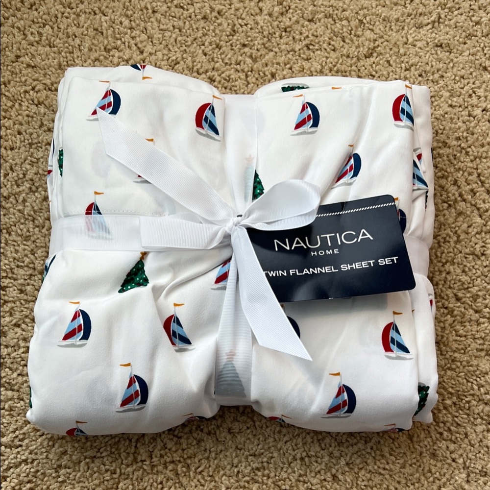 Nautica White Sheet Set with Sailboat Design